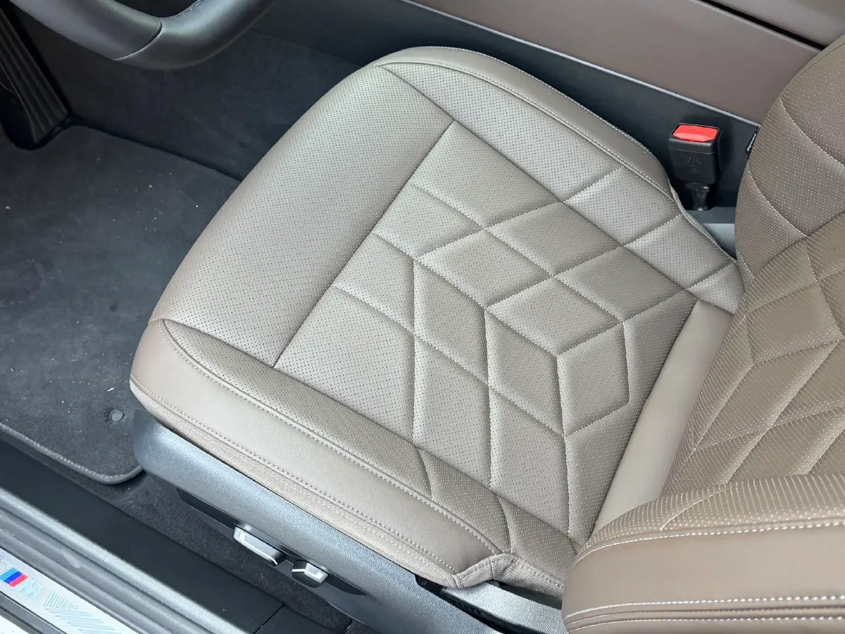 2024 BMW 5 Series 2.0T 258HP L4 8AT,autocango,china used car exporter,china ev exporter,chinese used car exporter,chinese used ev exporter