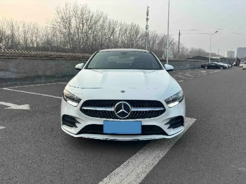 2021 Mercedes-Benz A Class 1.3T 136HP L4 7DCT,autocango,china used car exporter,china ev exporter,chinese used car exporter,chinese used ev exporter