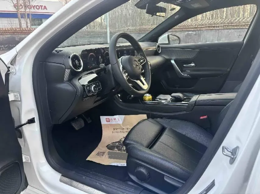 2021 Mercedes-Benz A Class 1.3T 136HP L4 7DCT,autocango,china used car exporter,china ev exporter,chinese used car exporter,chinese used ev exporter