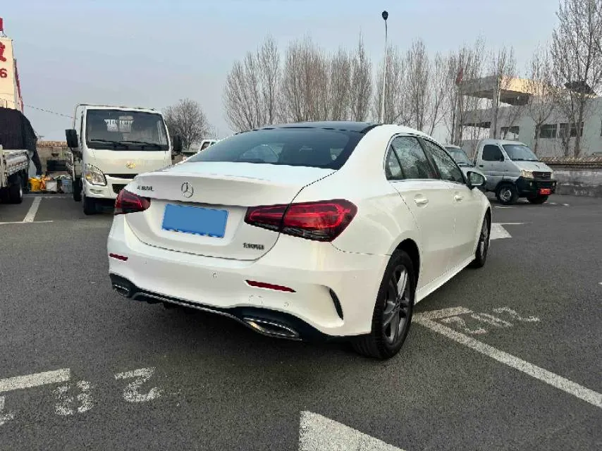 2021 Mercedes-Benz A Class 1.3T 136HP L4 7DCT,autocango,china used car exporter,china ev exporter,chinese used car exporter,chinese used ev exporter