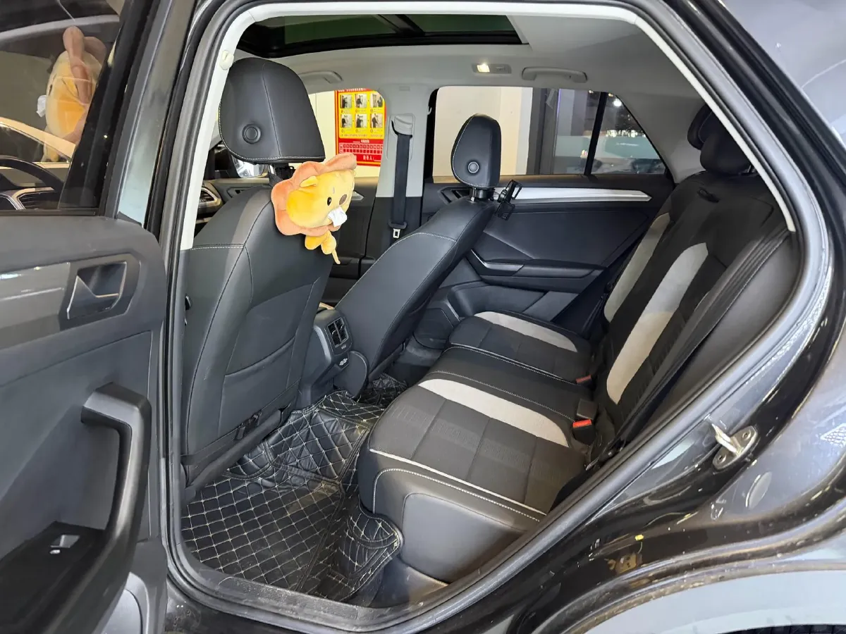 2019 Volkswagen T-Roc 1.4T 131HP L4 7DCT,autocango,china used car exporter,china ev exporter,chinese used car exporter,chinese used ev exporter