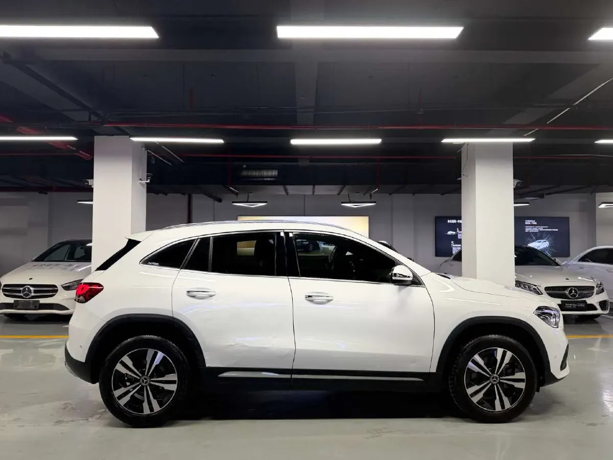 2022 Mercedes-Benz GLA Class 1.3T 136HP L4 7DCT,autocango,china used car exporter,china ev exporter,chinese used car exporter,chinese used ev exporter