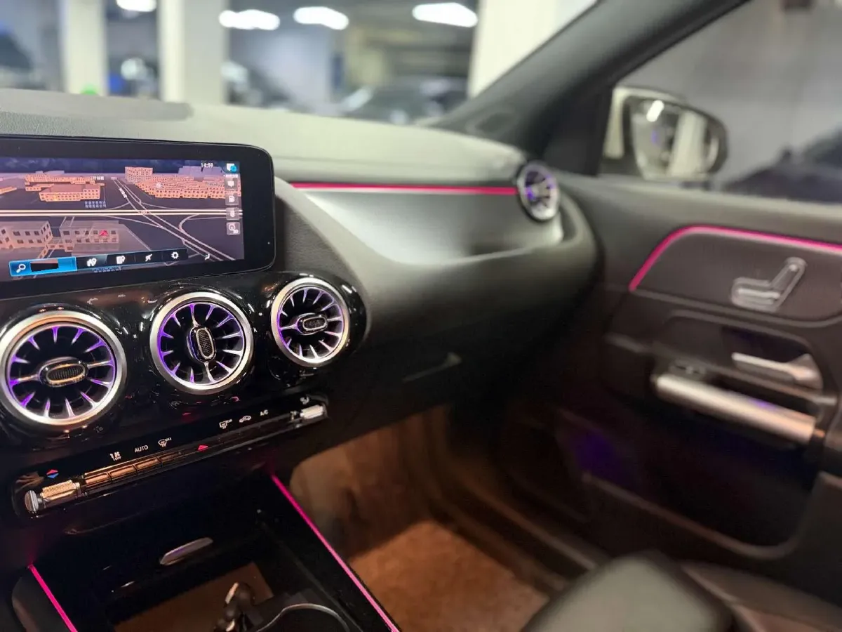 2022 Mercedes-Benz GLA Class 1.3T 136HP L4 7DCT,autocango,china used car exporter,china ev exporter,chinese used car exporter,chinese used ev exporter