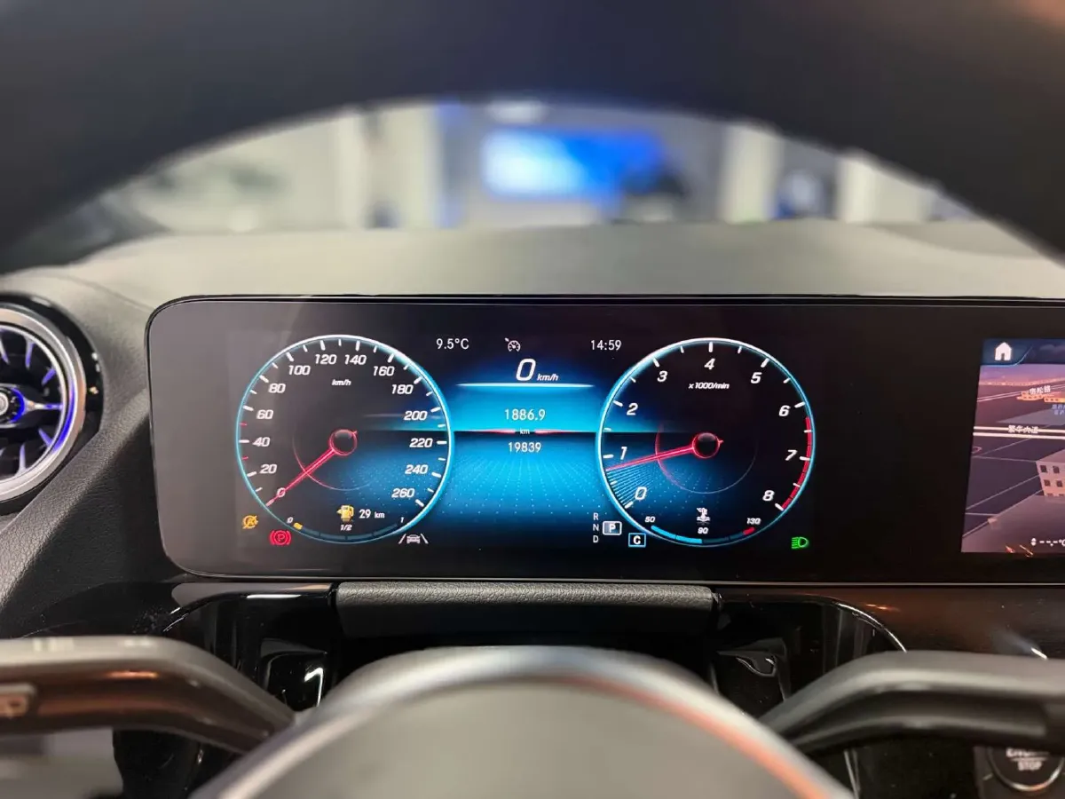 2022 Mercedes-Benz GLA Class 1.3T 136HP L4 7DCT,autocango,china used car exporter,china ev exporter,chinese used car exporter,chinese used ev exporter