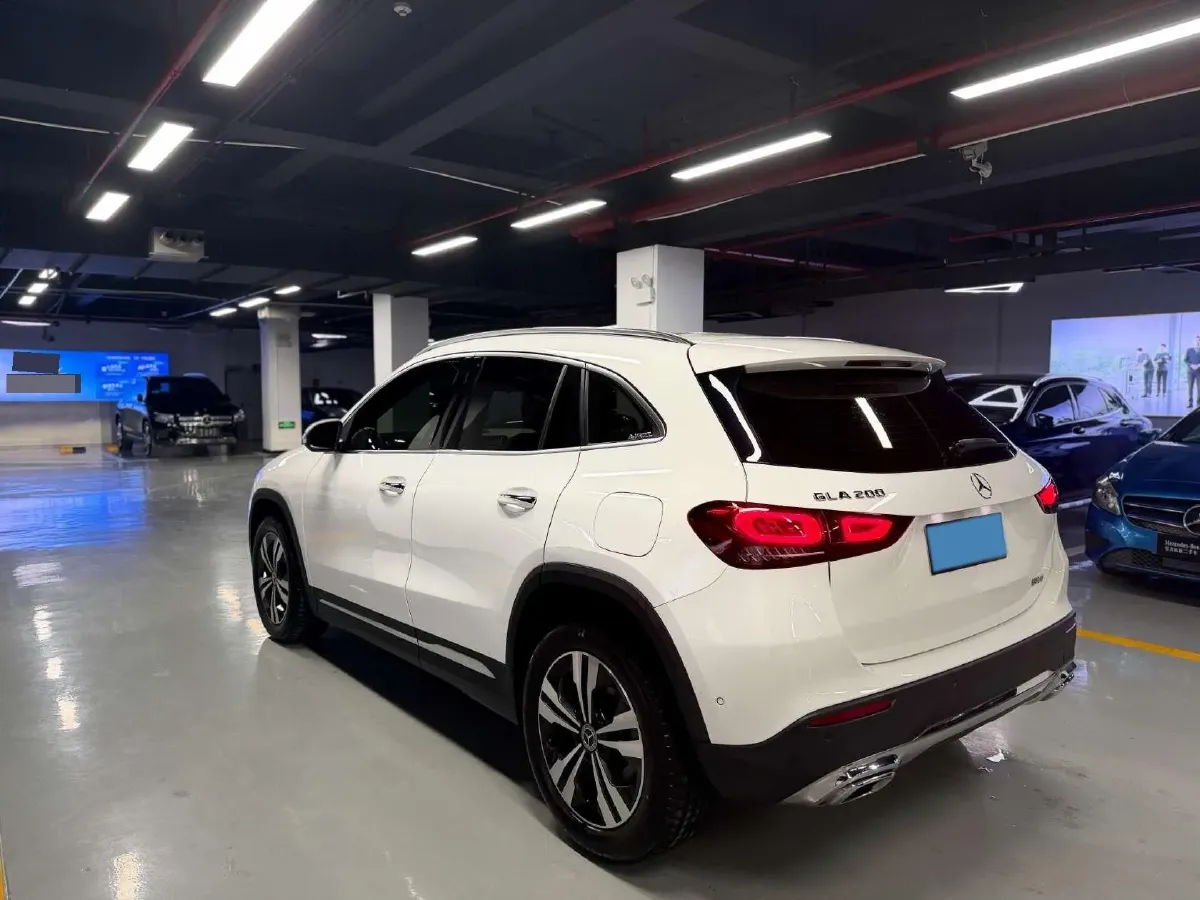 2022 Mercedes-Benz GLA Class 1.3T 136HP L4 7DCT,autocango,china used car exporter,china ev exporter,chinese used car exporter,chinese used ev exporter