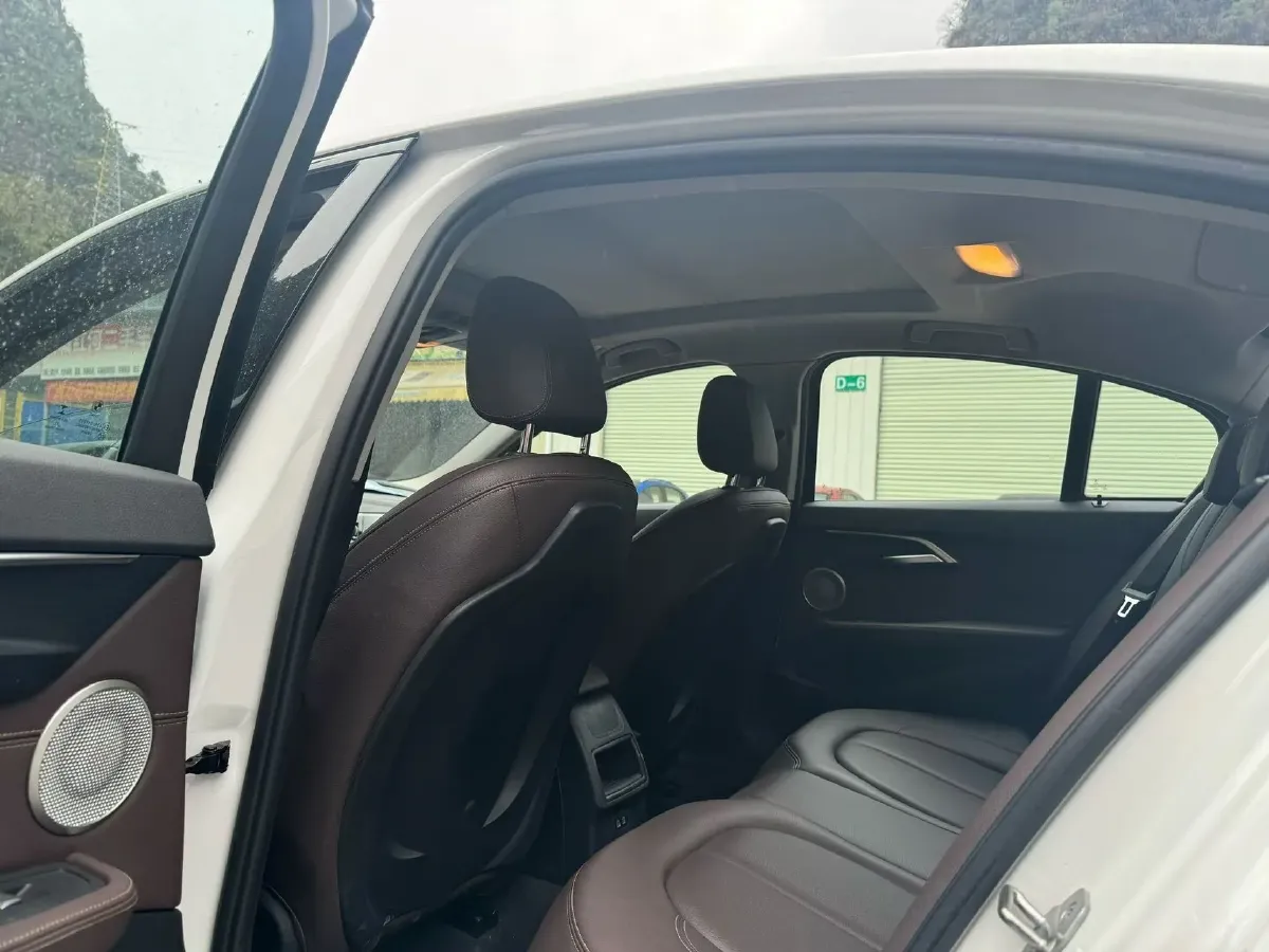 2022 BMW 1 Series 1.5T 140HP L3 7DCT,autocango,china used car exporter,china ev exporter,chinese used car exporter,chinese used ev exporter