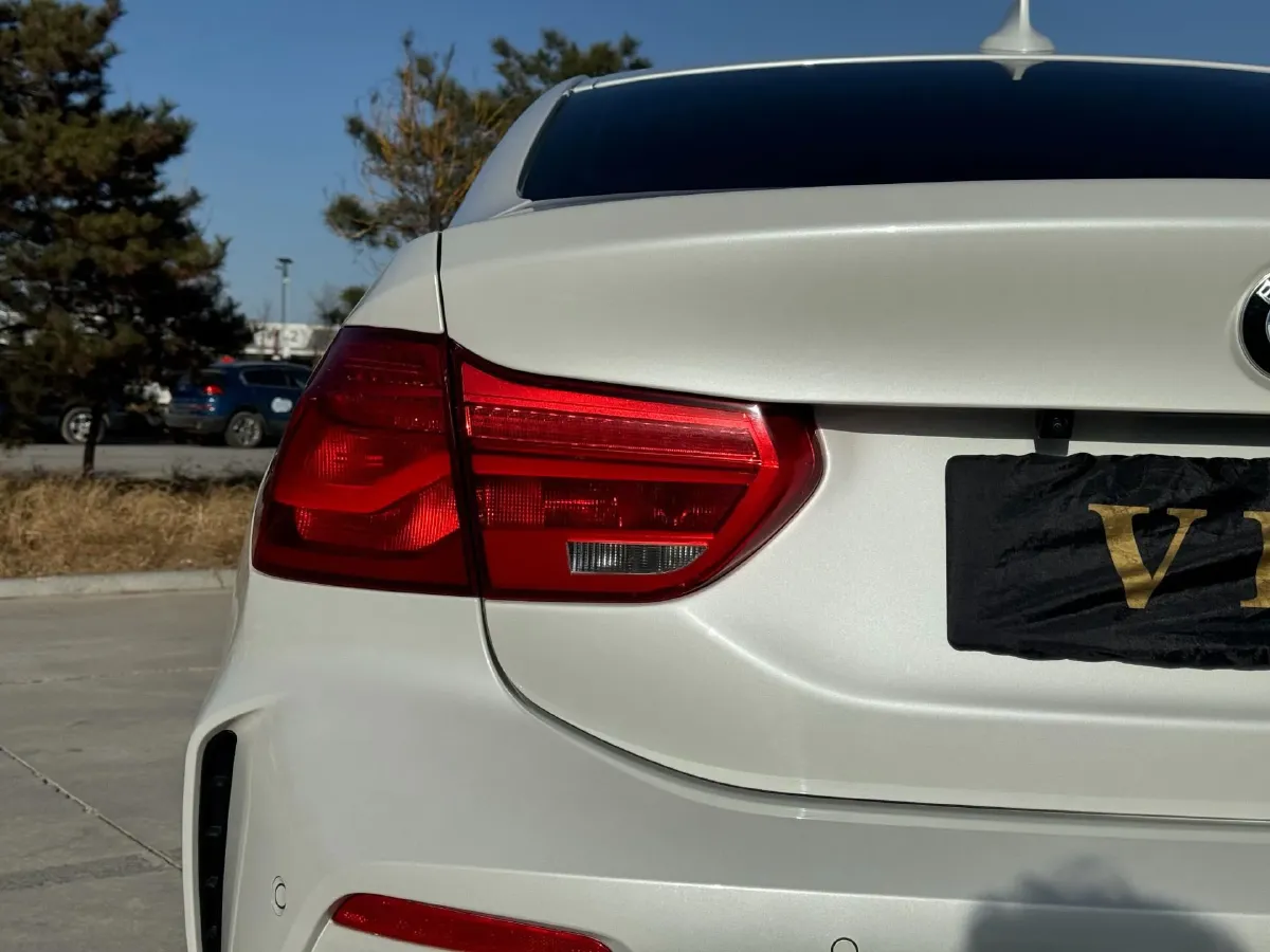 2022 BMW 1 Series 2.0T 192HP L4 7DCT,autocango,china used car exporter,china ev exporter,chinese used car exporter,chinese used ev exporter