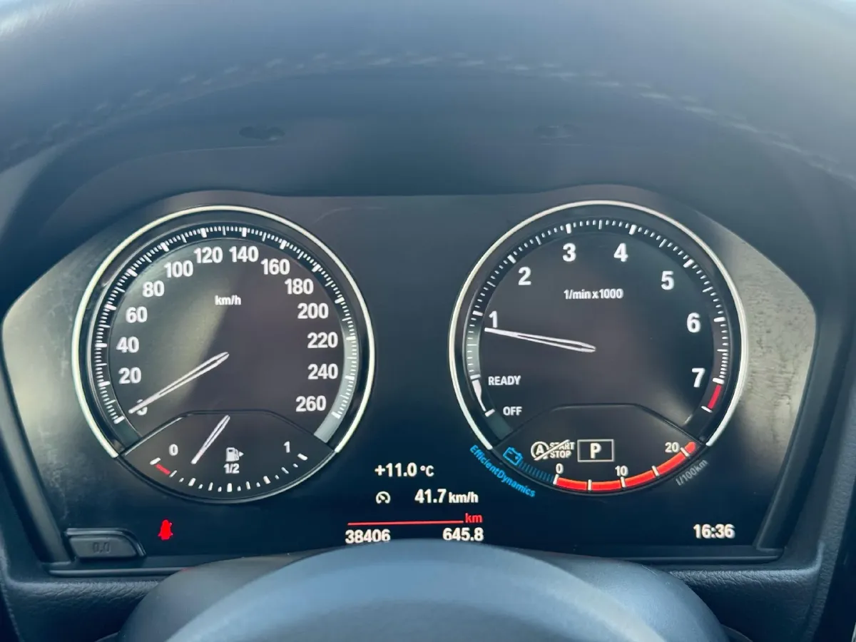 2022 BMW 1 Series 2.0T 192HP L4 7DCT,autocango,china used car exporter,china ev exporter,chinese used car exporter,chinese used ev exporter