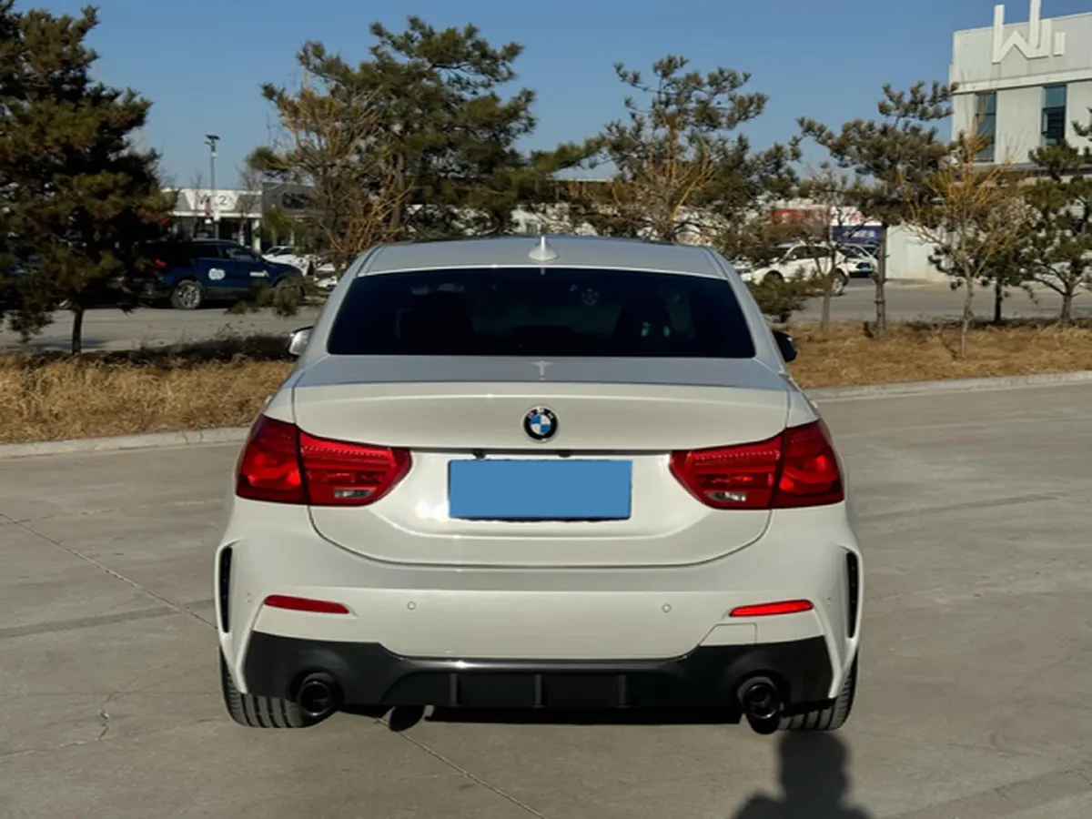 2022 BMW 1 Series 2.0T 192HP L4 7DCT,autocango,china used car exporter,china ev exporter,chinese used car exporter,chinese used ev exporter