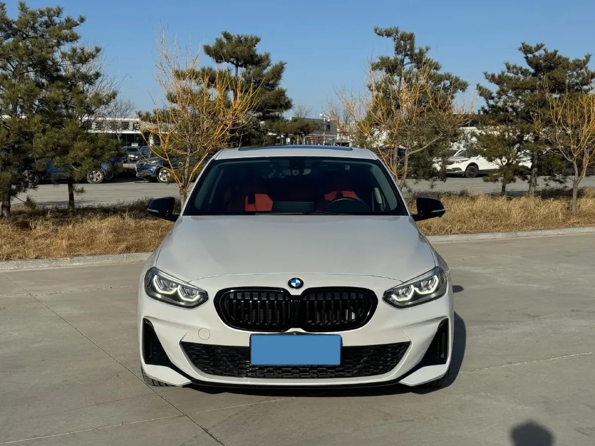 2022 BMW 1 Series 2.0T 192HP L4 7DCT,autocango,china used car exporter,china ev exporter,chinese used car exporter,chinese used ev exporter