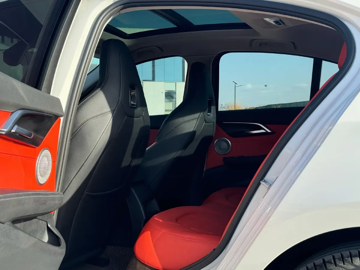 2022 BMW 1 Series 2.0T 192HP L4 7DCT,autocango,china used car exporter,china ev exporter,chinese used car exporter,chinese used ev exporter