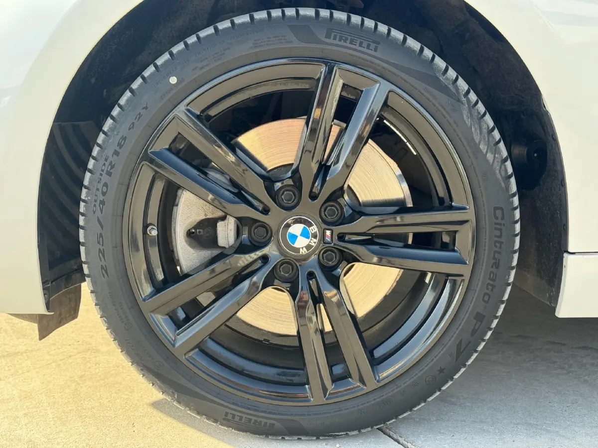 2022 BMW 1 Series 2.0T 192HP L4 7DCT,autocango,china used car exporter,china ev exporter,chinese used car exporter,chinese used ev exporter