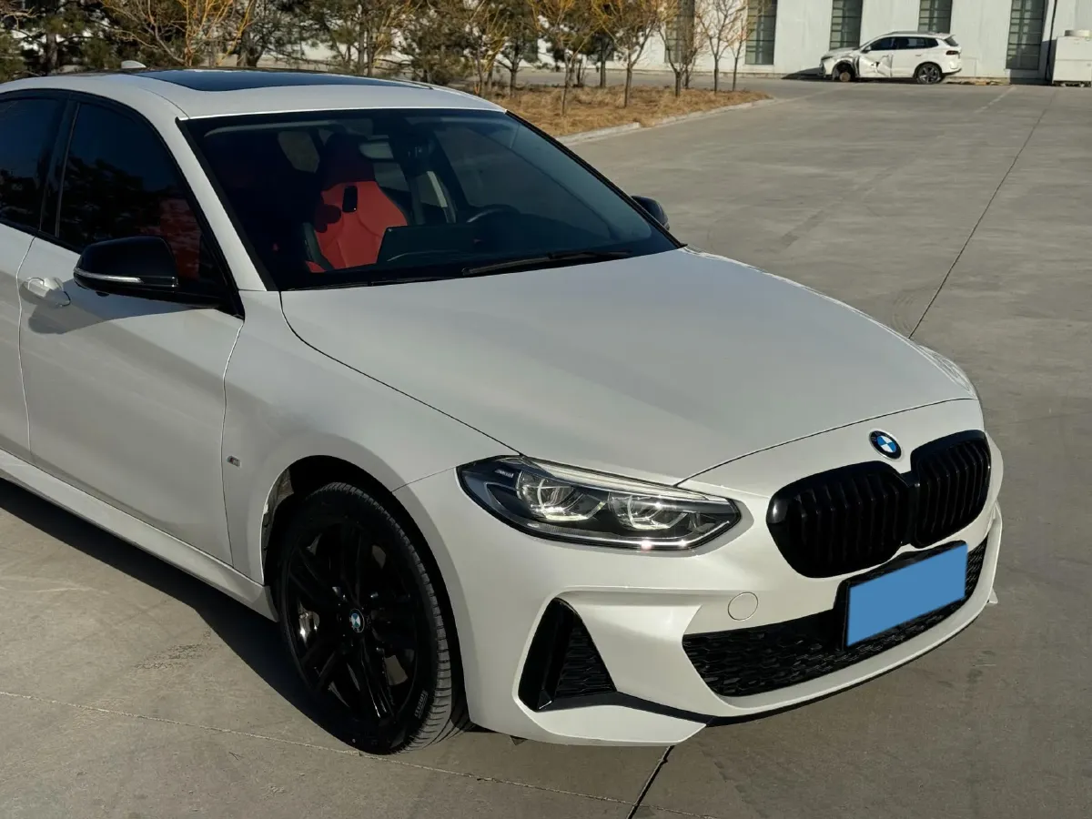 2022 BMW 1 Series 2.0T 192HP L4 7DCT,autocango,china used car exporter,china ev exporter,chinese used car exporter,chinese used ev exporter
