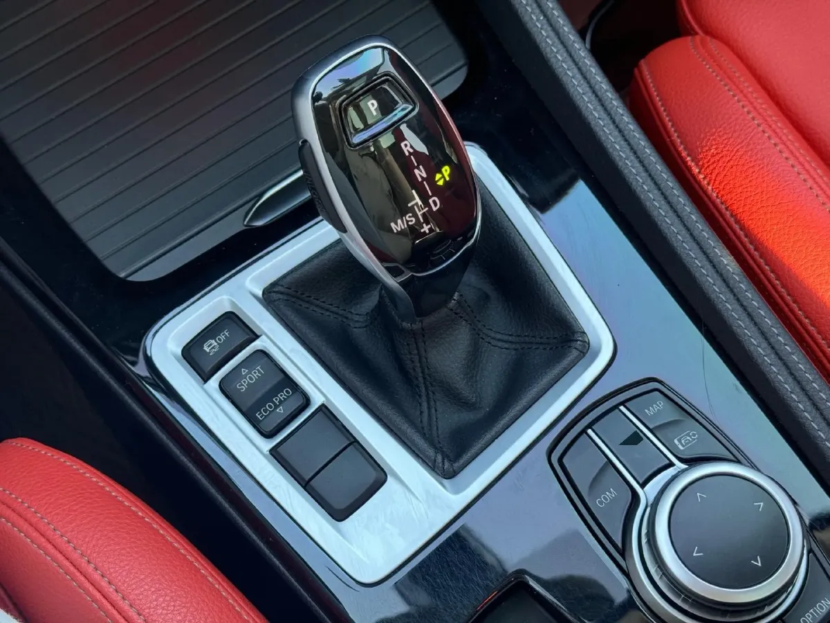 2022 BMW 1 Series 2.0T 192HP L4 7DCT,autocango,china used car exporter,china ev exporter,chinese used car exporter,chinese used ev exporter