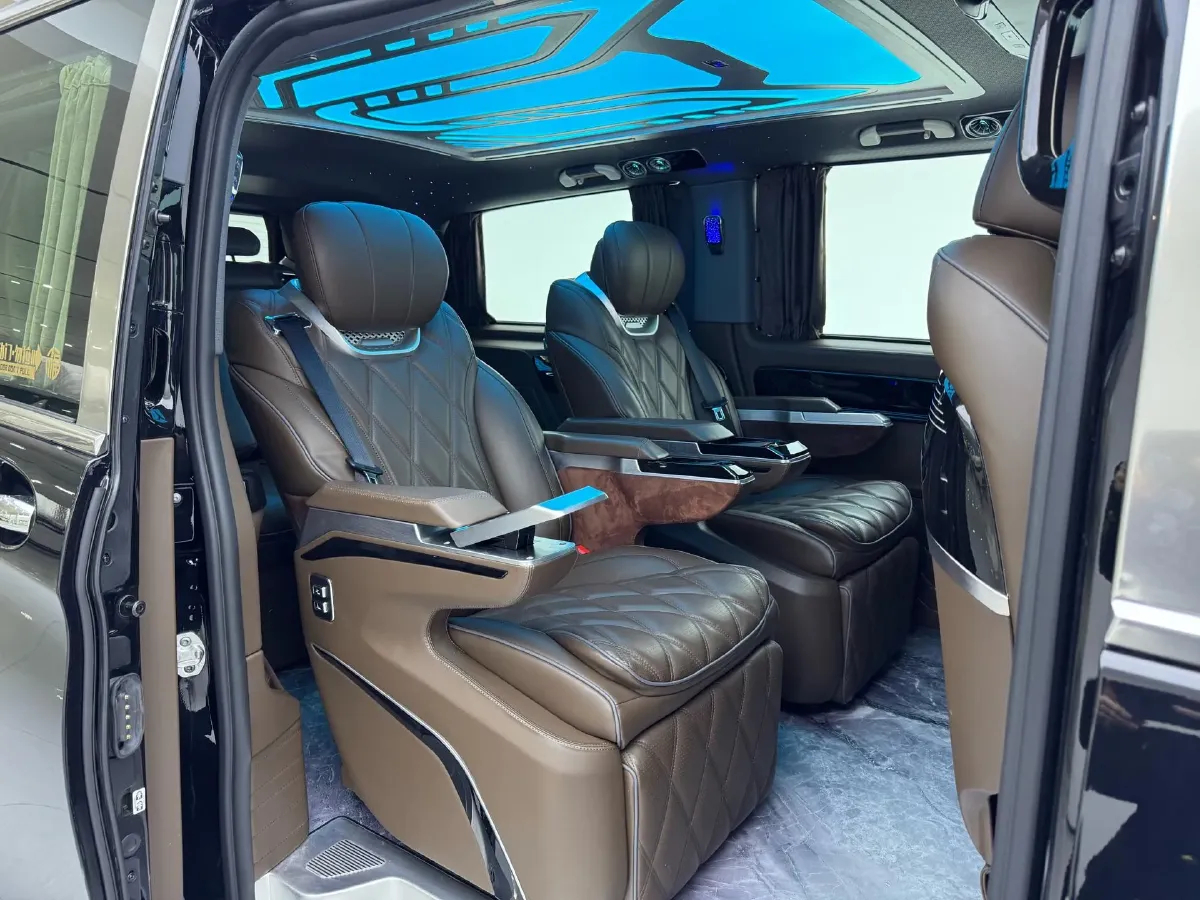 2023 Mercedes-Benz Vito 2.0T 211HP L4 9AT,autocango,china used car exporter,china ev exporter,chinese used car exporter,chinese used ev exporter