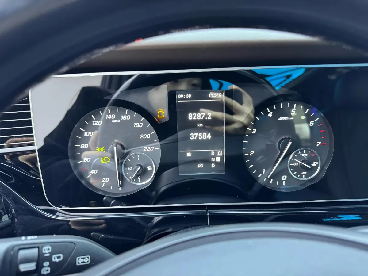 2023 Mercedes-Benz Vito 2.0T 211HP L4 9AT,autocango,china used car exporter,china ev exporter,chinese used car exporter,chinese used ev exporter