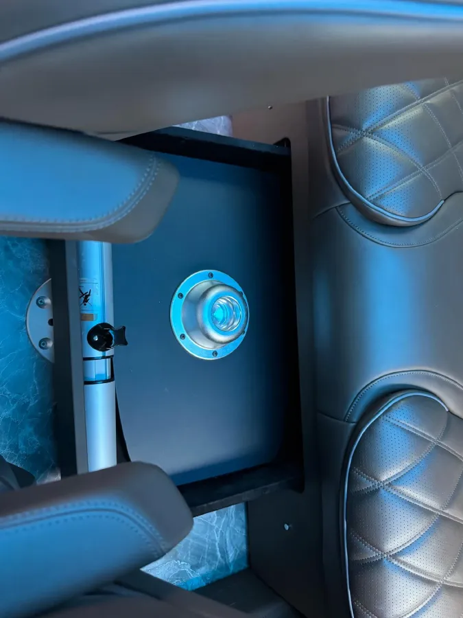 2023 Mercedes-Benz Vito 2.0T 211HP L4 9AT,autocango,china used car exporter,china ev exporter,chinese used car exporter,chinese used ev exporter