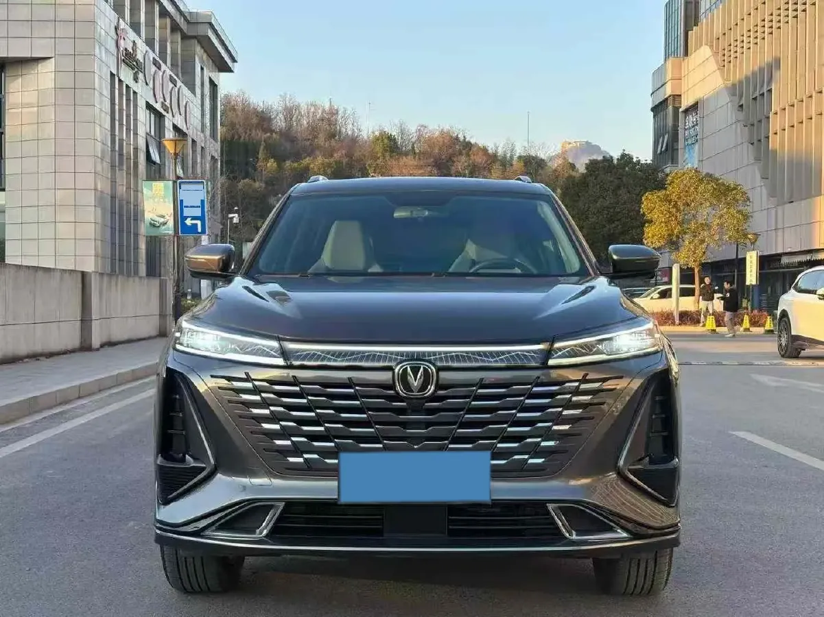 2025 ChangAn CS75 Plus 1.5T 188HP L4 8AT,autocango,china used car exporter,china ev exporter,chinese used car exporter,chinese used ev exporter