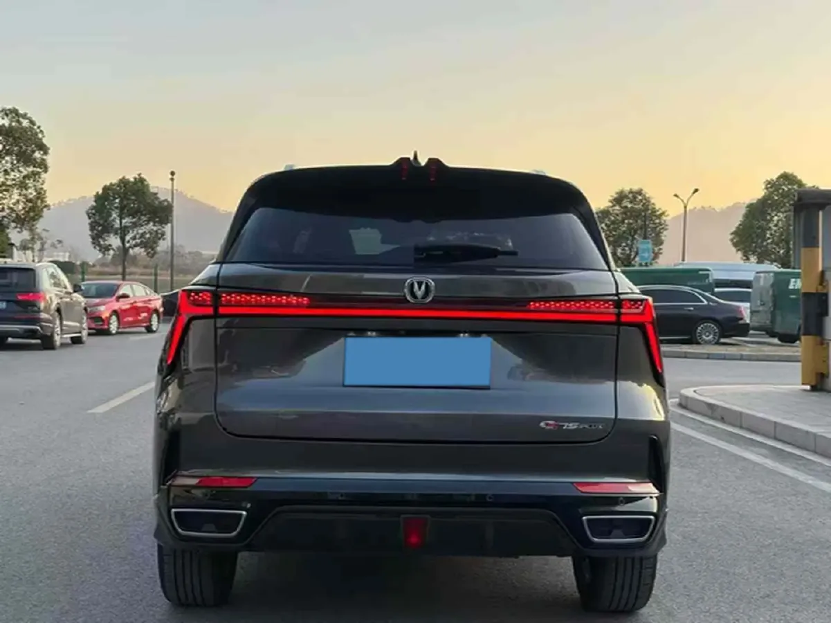 2025 ChangAn CS75 Plus 1.5T 188HP L4 8AT,autocango,china used car exporter,china ev exporter,chinese used car exporter,chinese used ev exporter