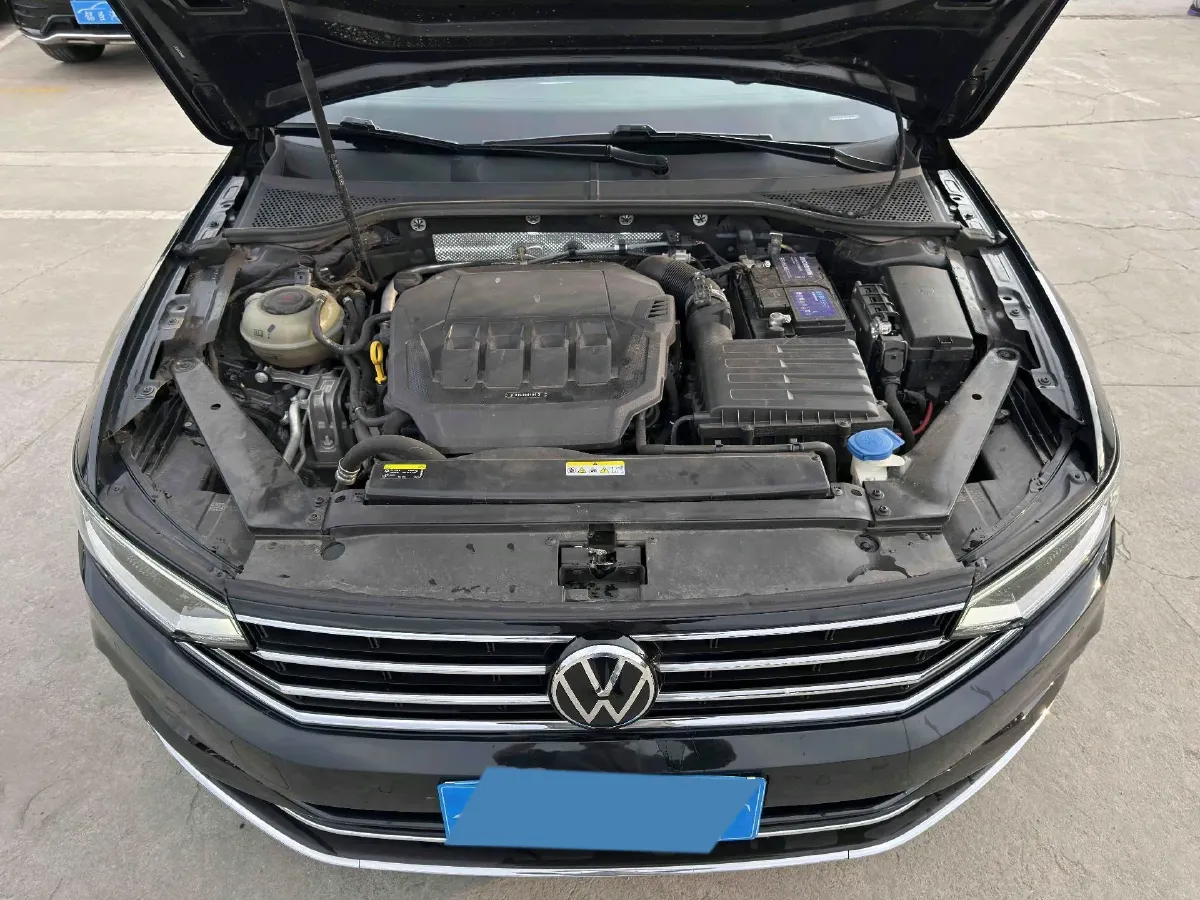 2020 Volkswagen Magotan 2.0T 186HP L4 7DCT,autocango,china used car exporter,china ev exporter,chinese used car exporter,chinese used ev exporter