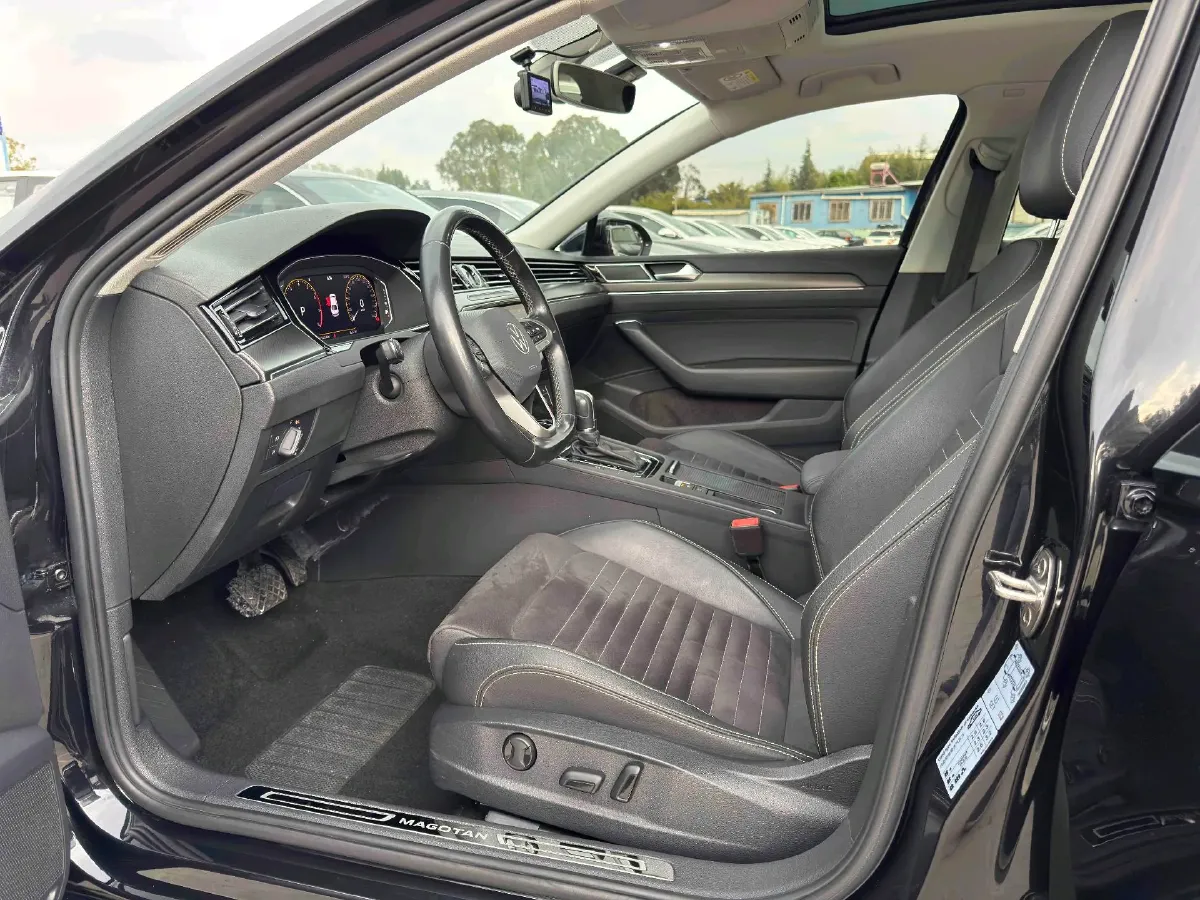 2020 Volkswagen Magotan 2.0T 186HP L4 7DCT,autocango,china used car exporter,china ev exporter,chinese used car exporter,chinese used ev exporter