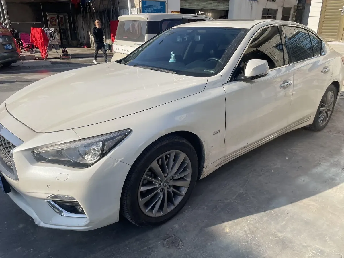 2018 Jeep Grand Commander 2.0T 265HP L4 9AT,autocango,china used car exporter,china ev exporter,chinese used car exporter,chinese used ev exporter