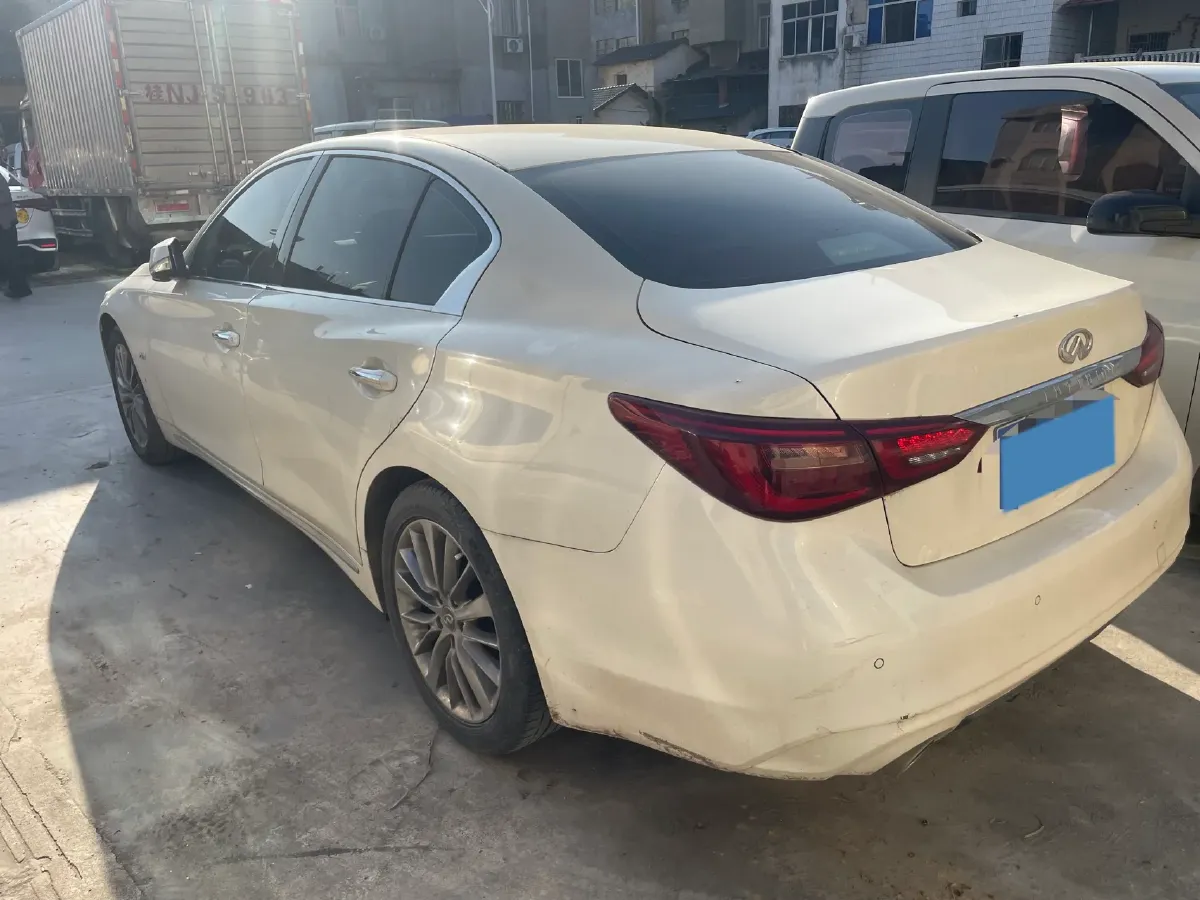 2018 Jeep Grand Commander 2.0T 265HP L4 9AT,autocango,china used car exporter,china ev exporter,chinese used car exporter,chinese used ev exporter