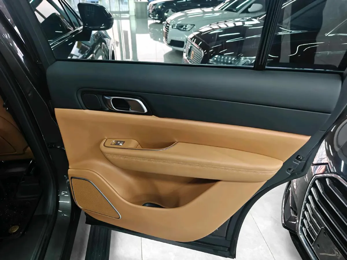 2021 Li ONE Range Extended 131HP REEV 40.5KWH,autocango,china used car exporter,china ev exporter,chinese used car exporter,chinese used ev exporter