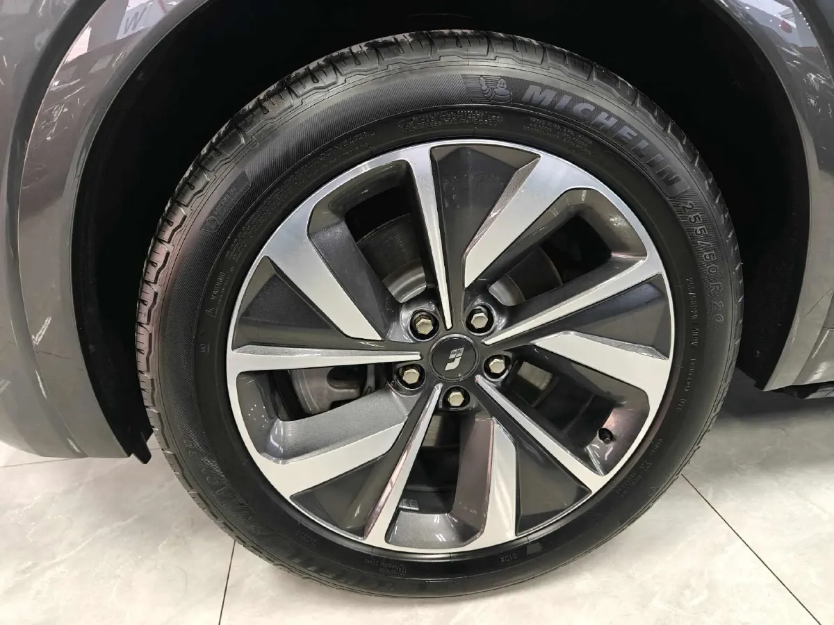 2021 Li ONE Range Extended 131HP REEV 40.5KWH,autocango,china used car exporter,china ev exporter,chinese used car exporter,chinese used ev exporter