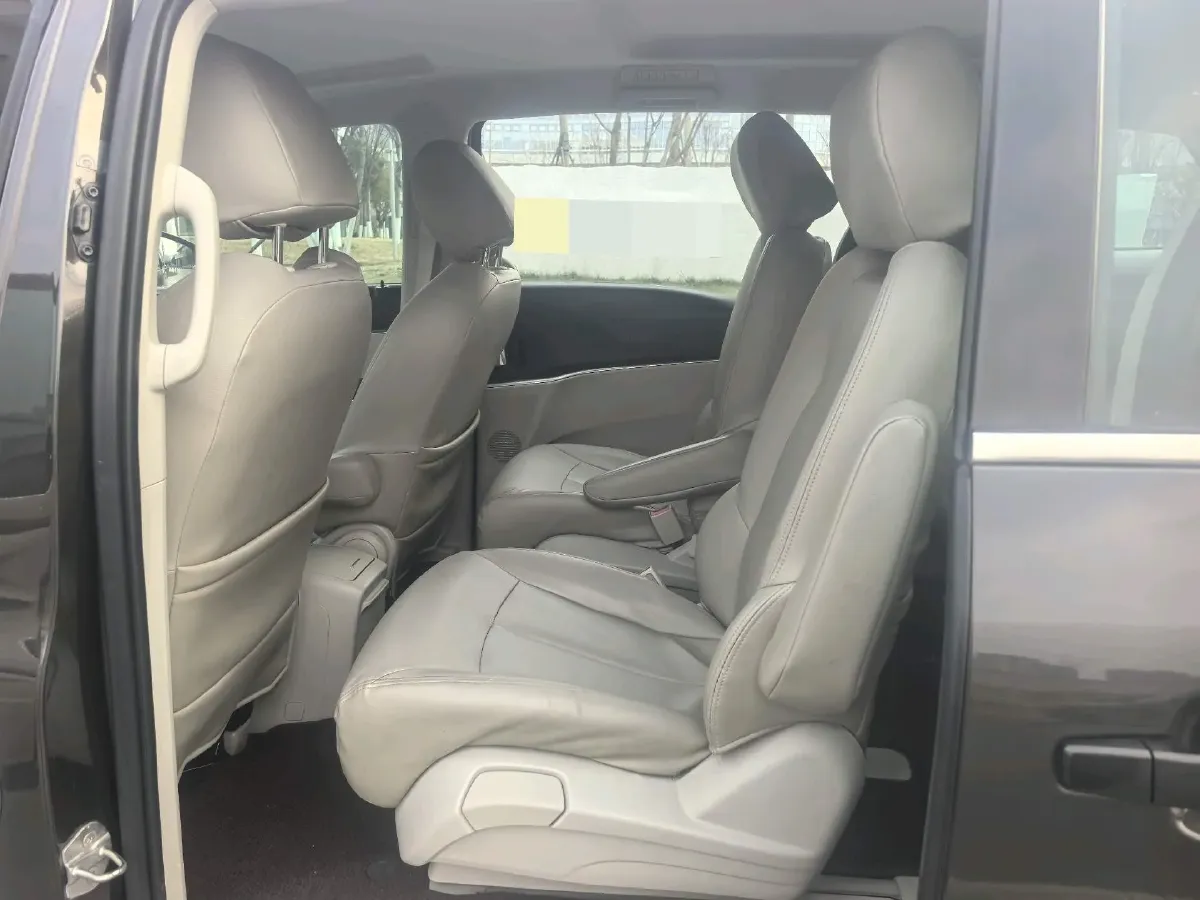 2022 Buick GL8 2.0T 237HP L4 9AT,autocango,china used car exporter,china ev exporter,chinese used car exporter,chinese used ev exporter