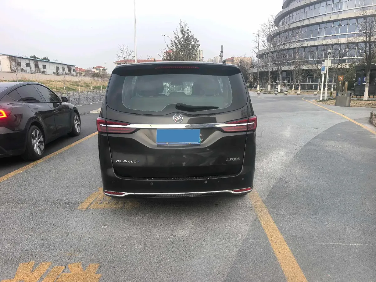 2022 Buick GL8 2.0T 237HP L4 9AT,autocango,china used car exporter,china ev exporter,chinese used car exporter,chinese used ev exporter