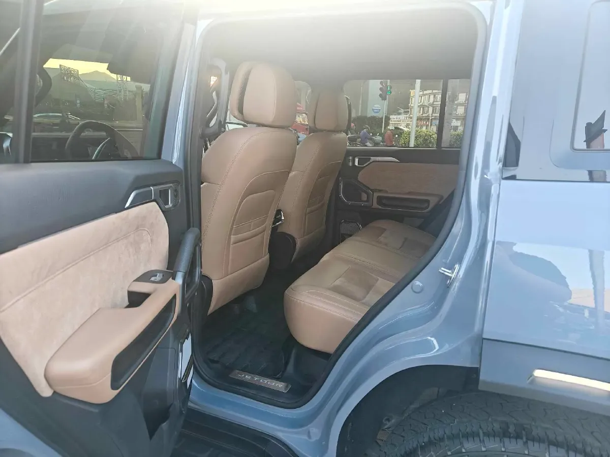 2023 Jetour Traveller 2.0T 254HP L4 7DCT,autocango,china used car exporter,china ev exporter,chinese used car exporter,chinese used ev exporter