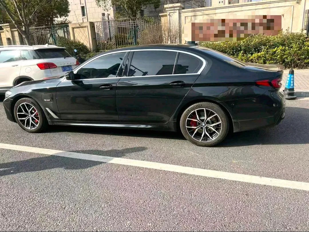 2022 BMW 5 Series 2.0T 184HP L4 8AT PHEV 17.7KWH,autocango,china used car exporter,china ev exporter,chinese used car exporter,chinese used ev exporter