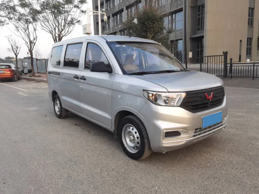 2022 WuLing HongGuang V 1.5L 99HP L4 6MT,autocango,china used car exporter,china ev exporter,chinese used car exporter,chinese used ev exporter
