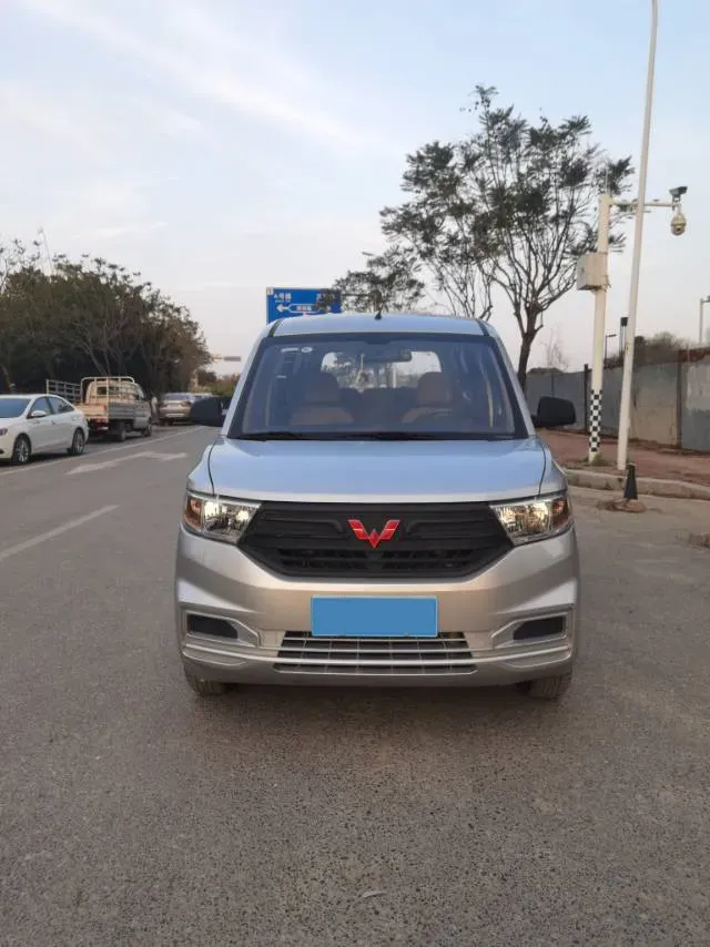 2022 WuLing HongGuang V 1.5L 99HP L4 6MT,autocango,china used car exporter,china ev exporter,chinese used car exporter,chinese used ev exporter