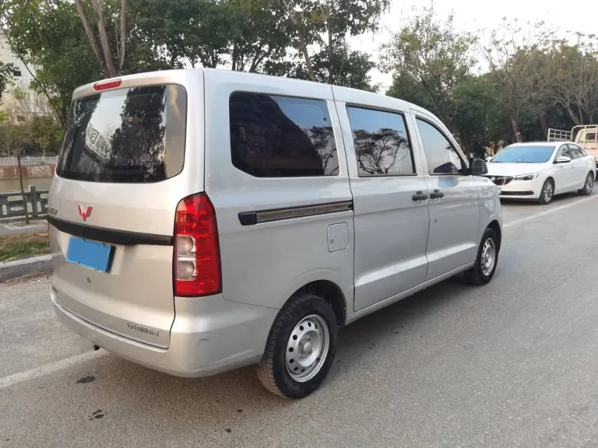 2022 WuLing HongGuang V 1.5L 99HP L4 6MT,autocango,china used car exporter,china ev exporter,chinese used car exporter,chinese used ev exporter