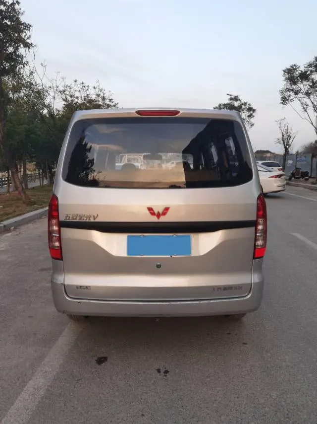 2022 WuLing HongGuang V 1.5L 99HP L4 6MT,autocango,china used car exporter,china ev exporter,chinese used car exporter,chinese used ev exporter