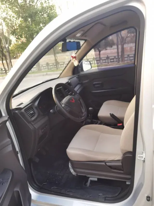2022 WuLing HongGuang V 1.5L 99HP L4 6MT,autocango,china used car exporter,china ev exporter,chinese used car exporter,chinese used ev exporter