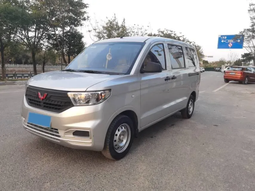 2022 WuLing HongGuang V 1.5L 99HP L4 6MT,autocango,china used car exporter,china ev exporter,chinese used car exporter,chinese used ev exporter