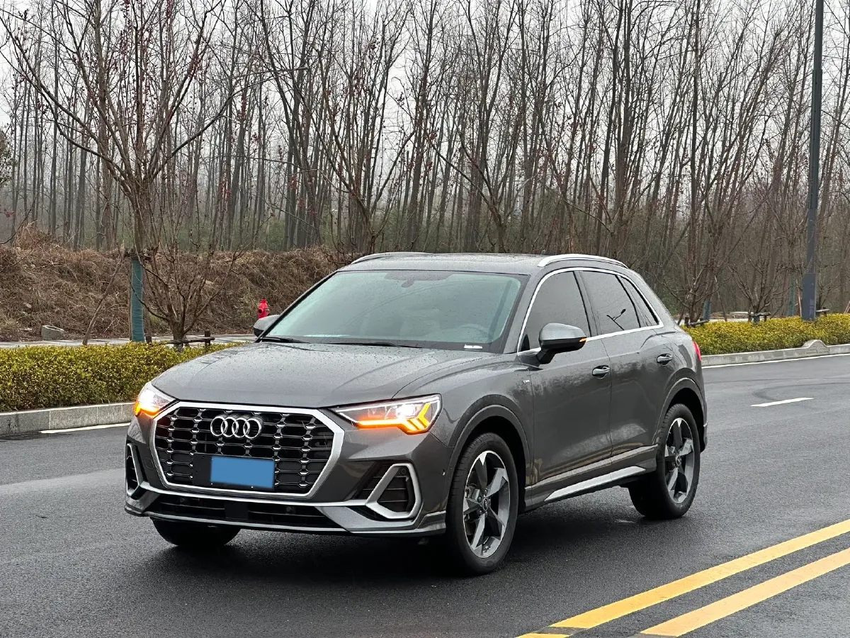 2022 Audi Q3 1.4T 150HP L4 7DCT,autocango,china used car exporter,china ev exporter,chinese used car exporter,chinese used ev exporter