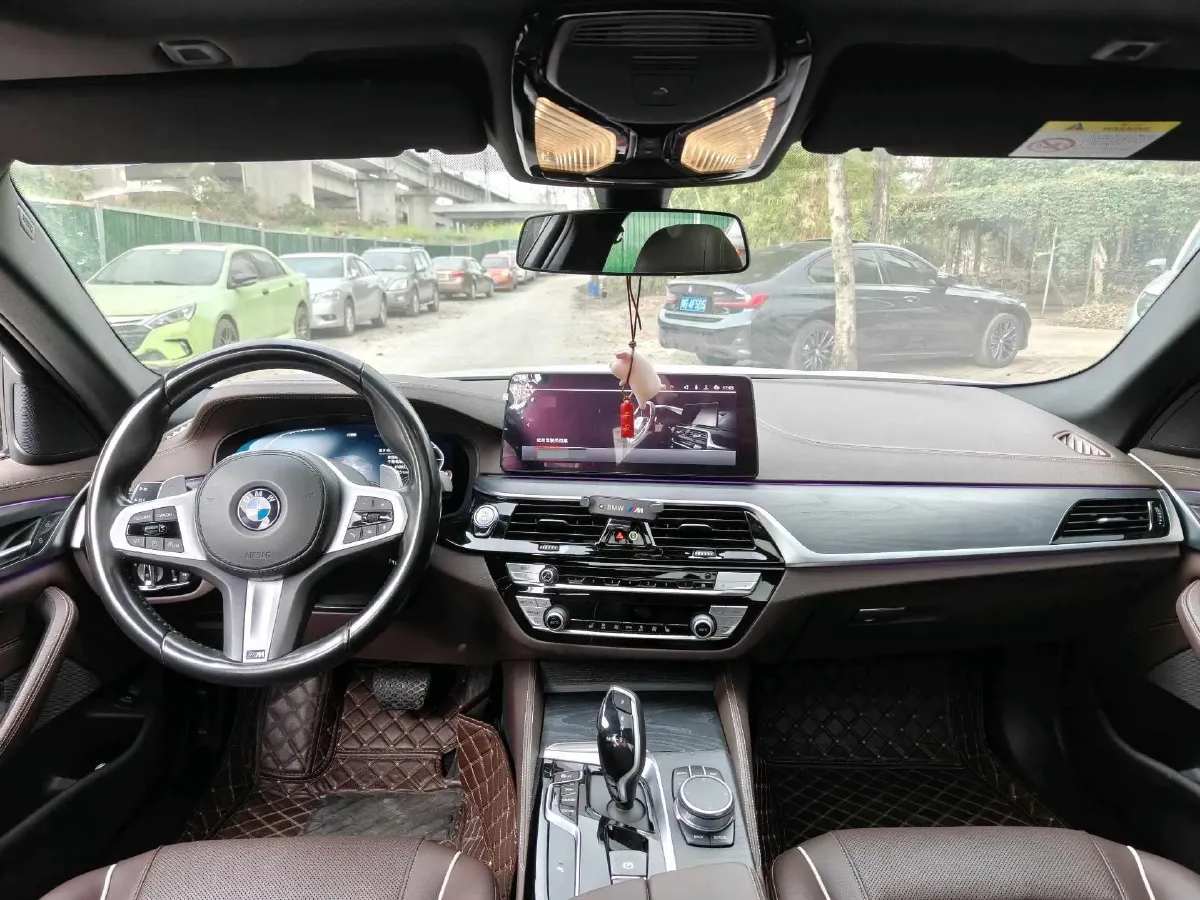 2021 BMW 5 Series 2.0T 252HP L4 8AT,autocango,china used car exporter,china ev exporter,chinese used car exporter,chinese used ev exporter