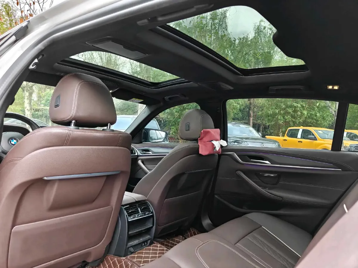 2021 BMW 5 Series 2.0T 252HP L4 8AT,autocango,china used car exporter,china ev exporter,chinese used car exporter,chinese used ev exporter