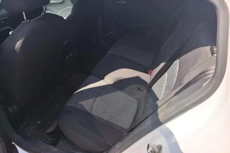 2026 Roewe i5 1.5L 129HP L4 5MT,autocango,china used car exporter,china ev exporter,chinese used car exporter,chinese used ev exporter