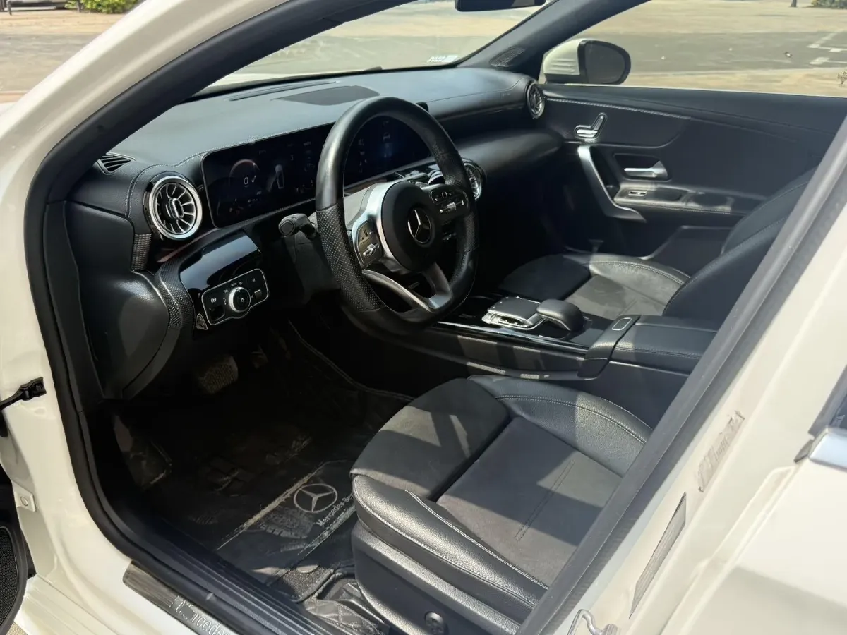 2020 Mercedes-Benz A Class 1.3T 163HP L4 7DCT,autocango,china used car exporter,china ev exporter,chinese used car exporter,chinese used ev exporter