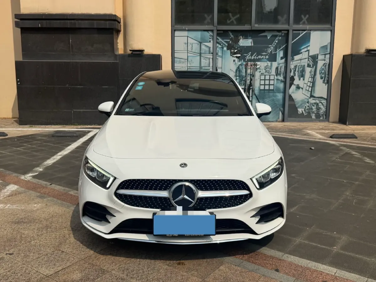2020 Mercedes-Benz A Class 1.3T 163HP L4 7DCT,autocango,china used car exporter,china ev exporter,chinese used car exporter,chinese used ev exporter
