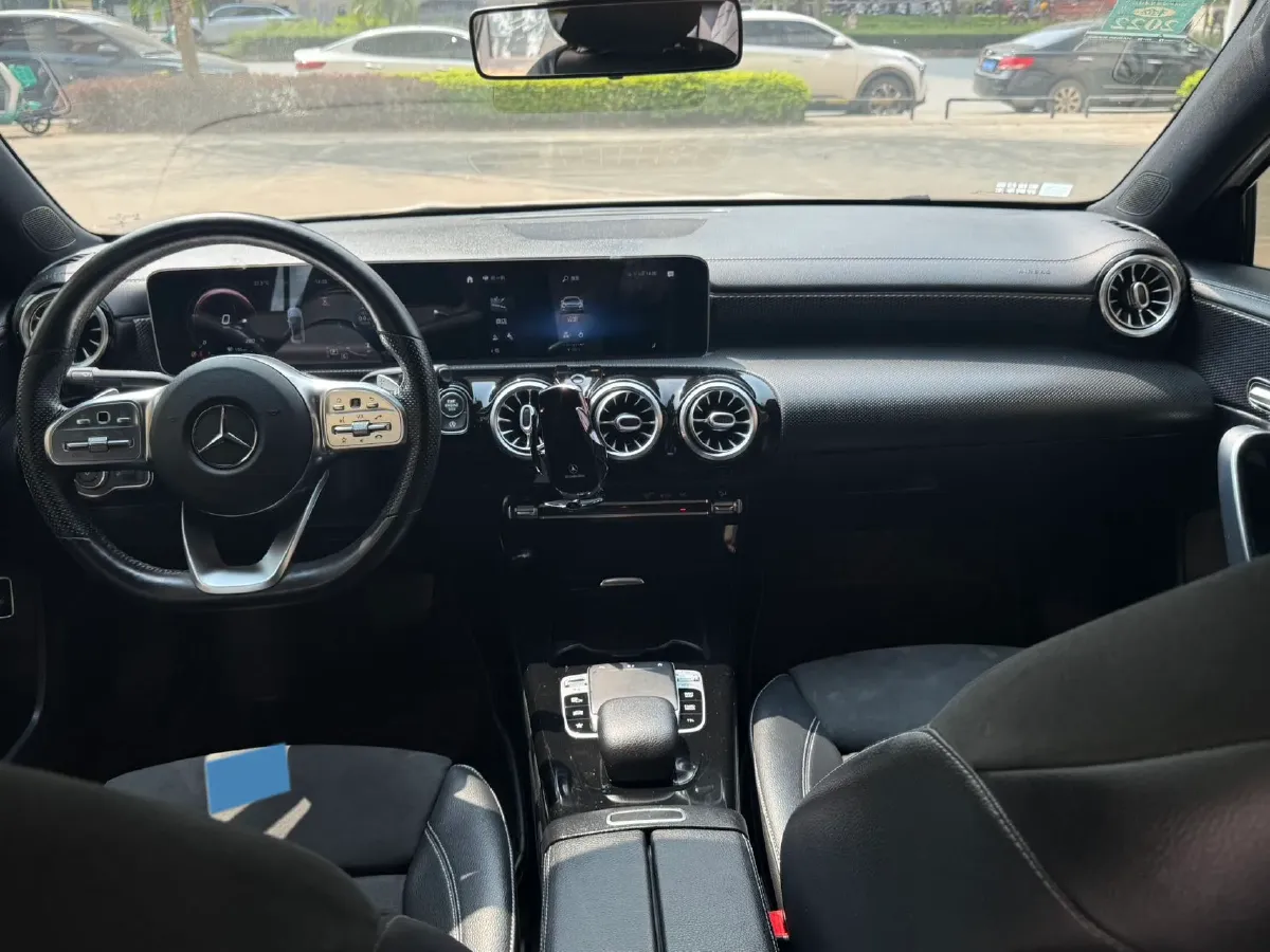 2020 Mercedes-Benz A Class 1.3T 163HP L4 7DCT,autocango,china used car exporter,china ev exporter,chinese used car exporter,chinese used ev exporter
