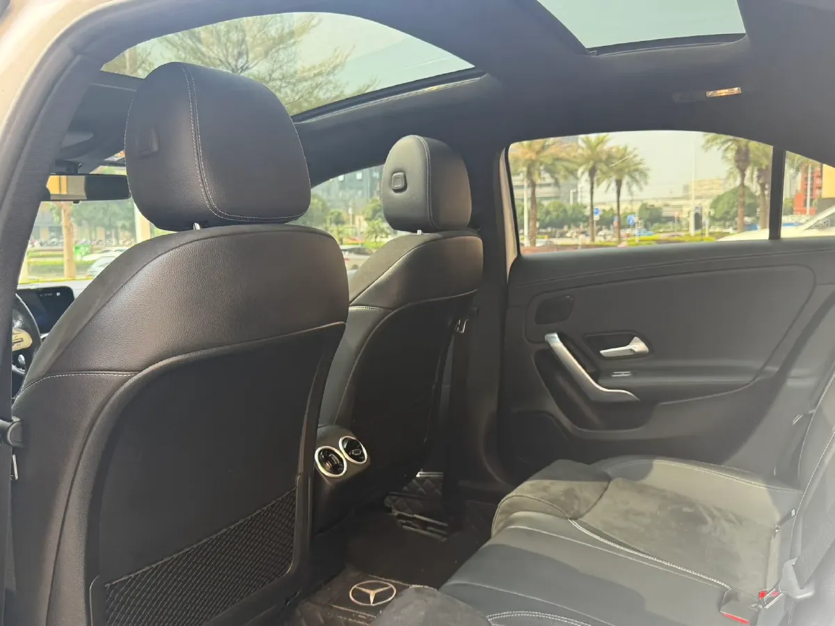 2020 Mercedes-Benz A Class 1.3T 163HP L4 7DCT,autocango,china used car exporter,china ev exporter,chinese used car exporter,chinese used ev exporter