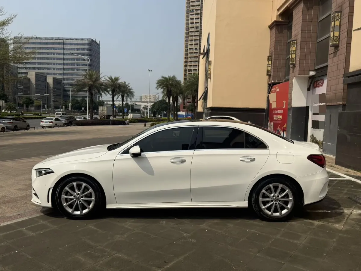 2020 Mercedes-Benz A Class 1.3T 163HP L4 7DCT,autocango,china used car exporter,china ev exporter,chinese used car exporter,chinese used ev exporter