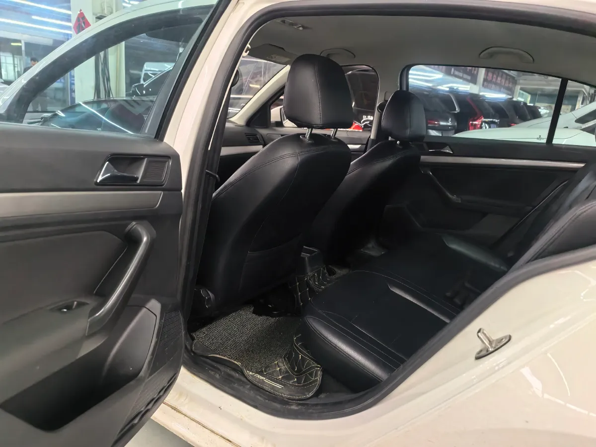 2019 Volkswagen T-Cross 1.5L 113HP L4 6AT,autocango,china used car exporter,china ev exporter,chinese used car exporter,chinese used ev exporter