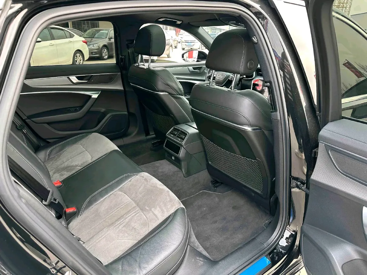 2022 Audi A6L 2.0T 224HP L4 7DCT,autocango,china used car exporter,china ev exporter,chinese used car exporter,chinese used ev exporter